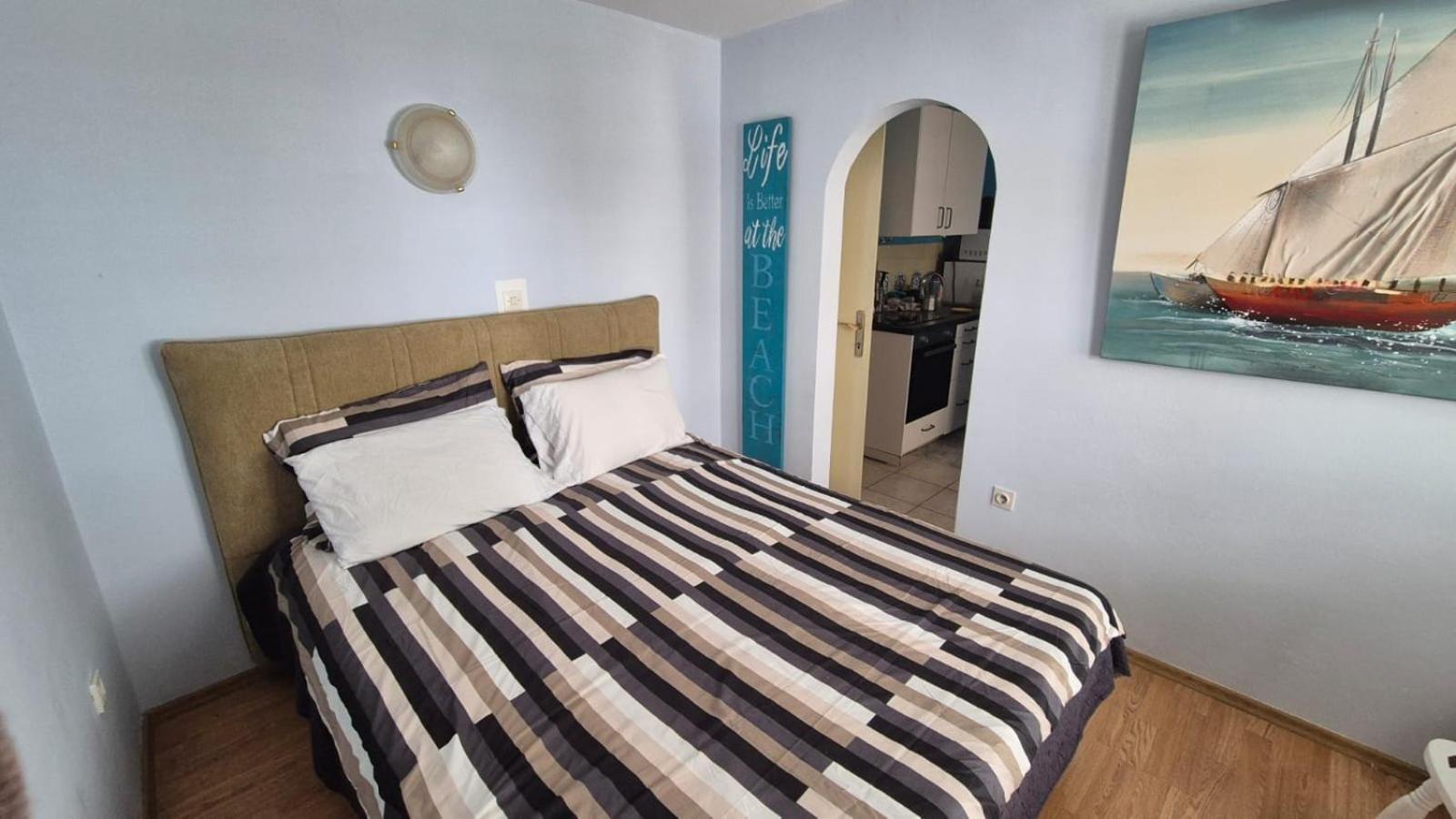 Apartment Bunjo'S Beach House Trogir Exterior photo