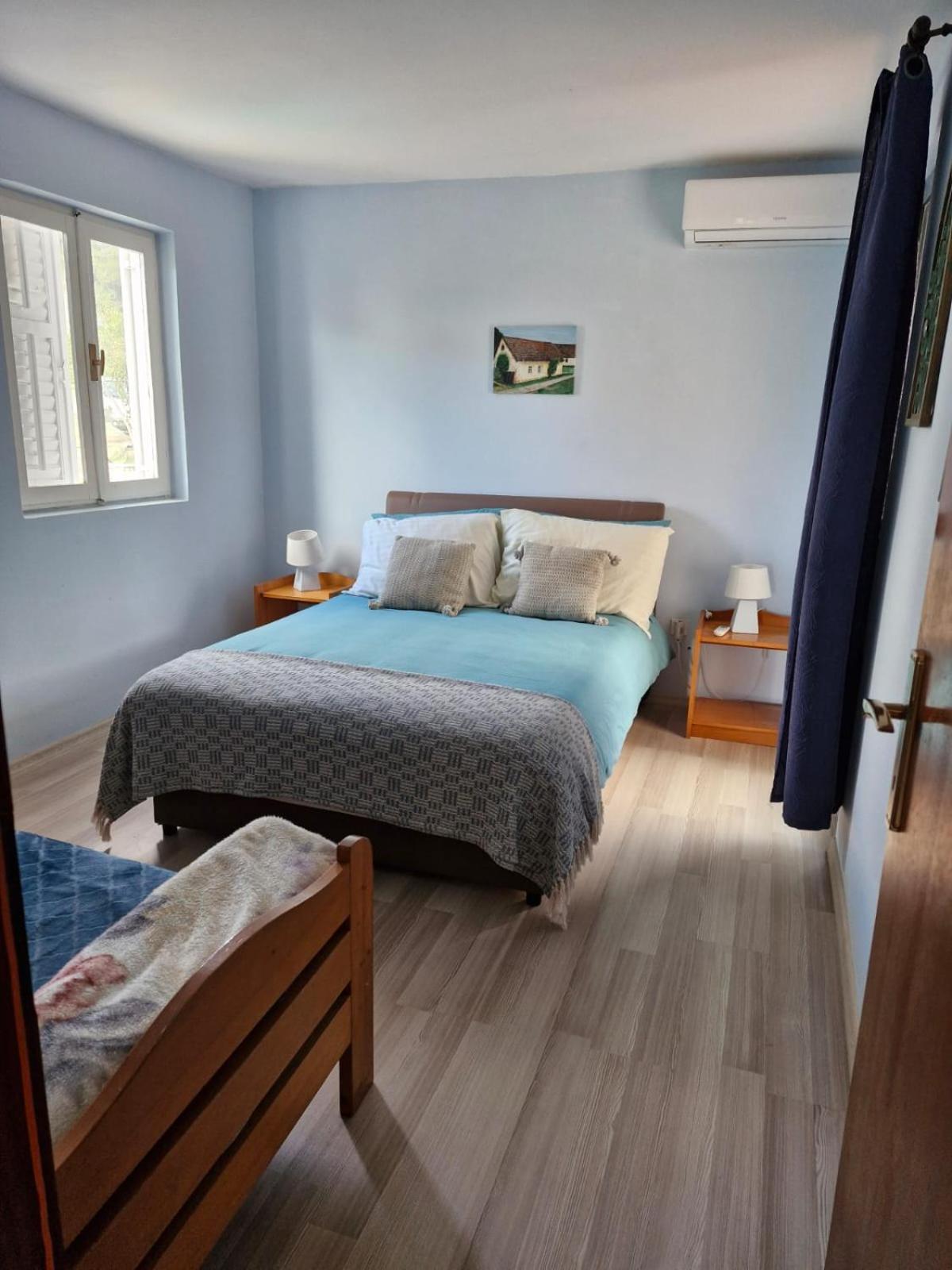 Apartment Bunjo'S Beach House Trogir Exterior photo